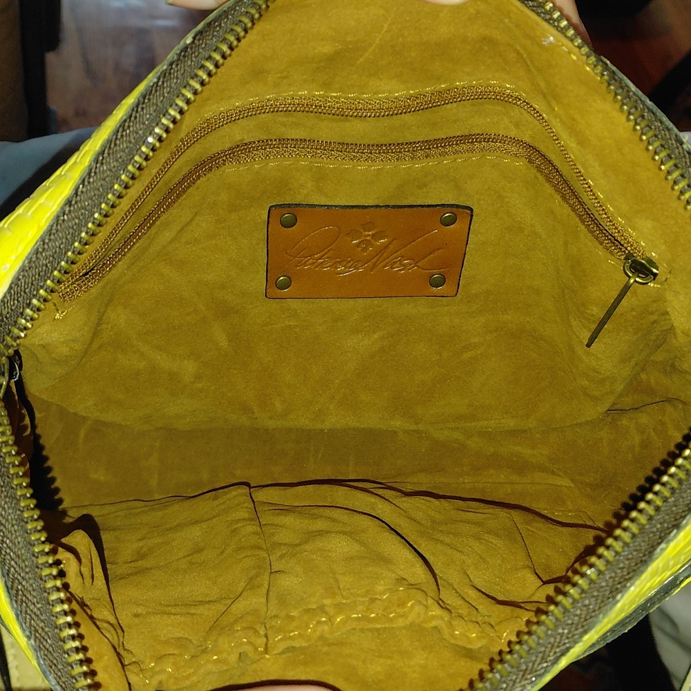 NWT Patricia Nash yellow Woven Leather Xbody Bag, Exterior Full Pocket, Dual Zip - Picture 7 of 8